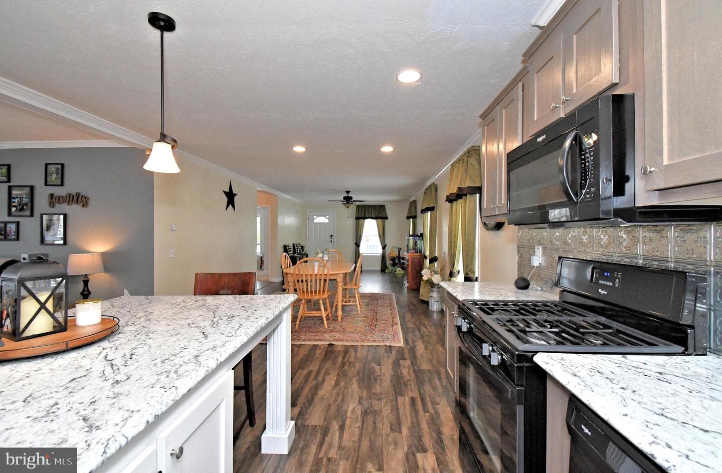 233 Hemlock Drive photo 19
