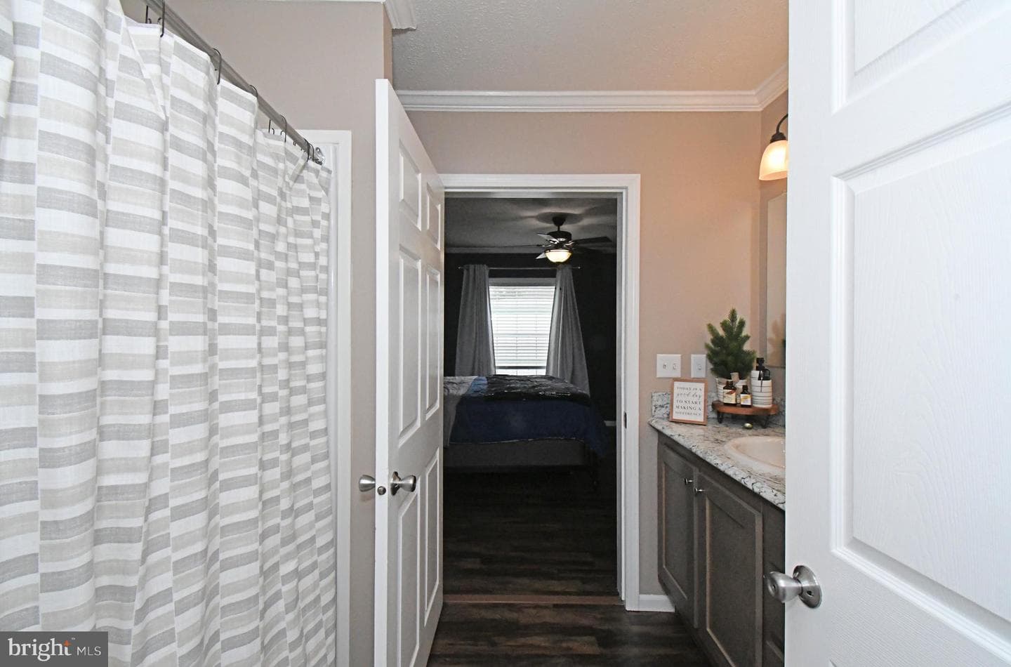 233 Hemlock Drive photo 31