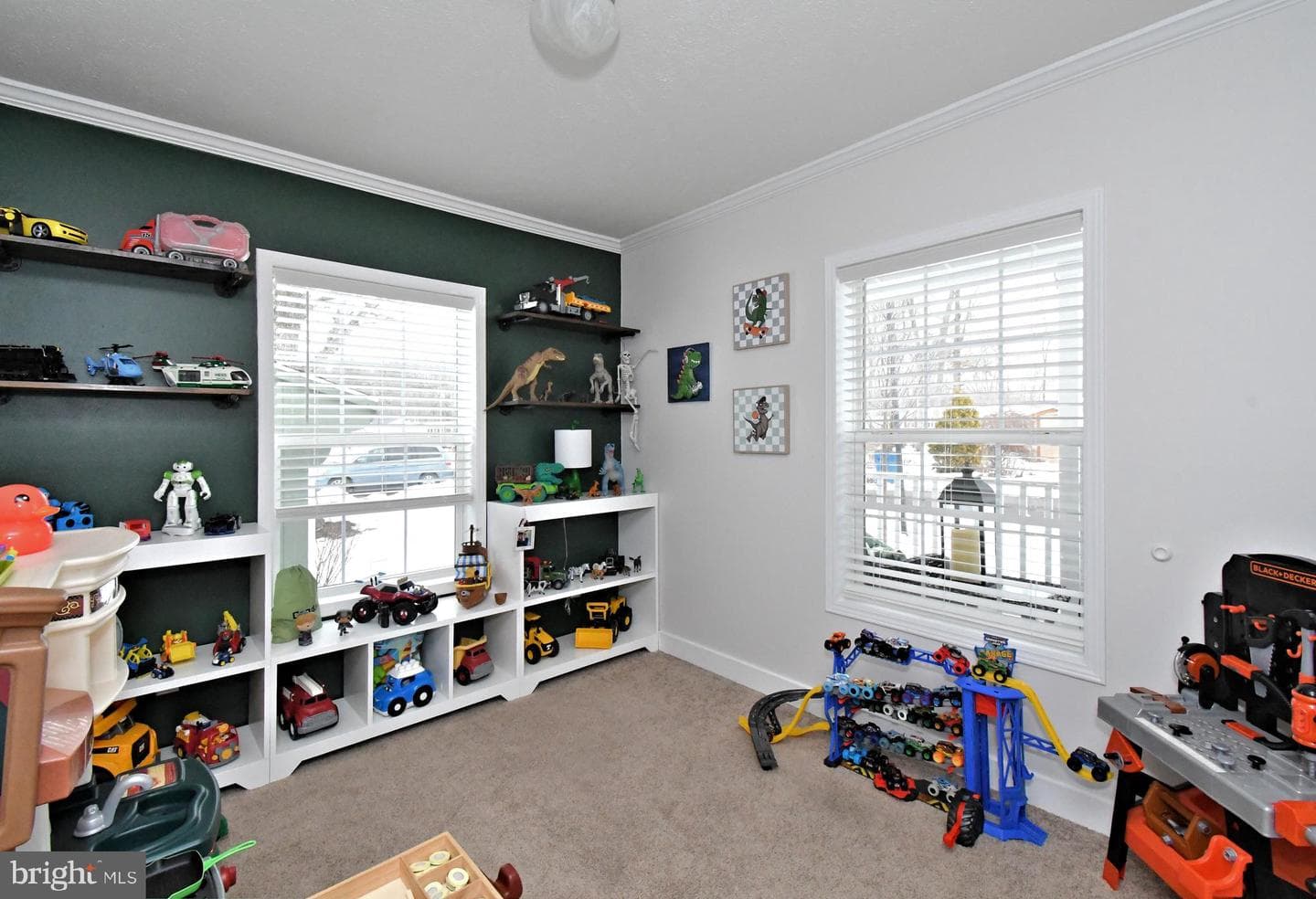 233 Hemlock Drive photo 34