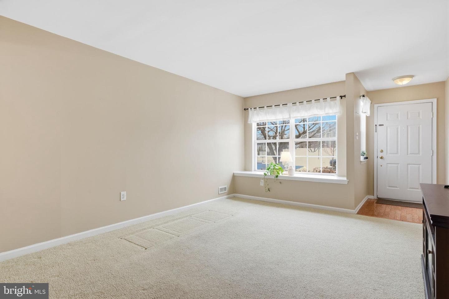 25 Honey Locust Lane photo 12