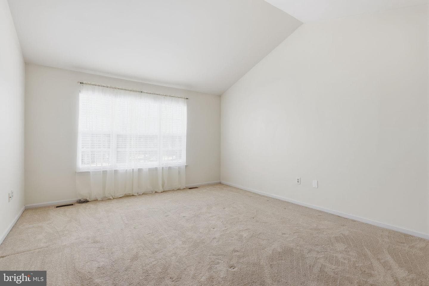 25 Honey Locust Lane photo 19