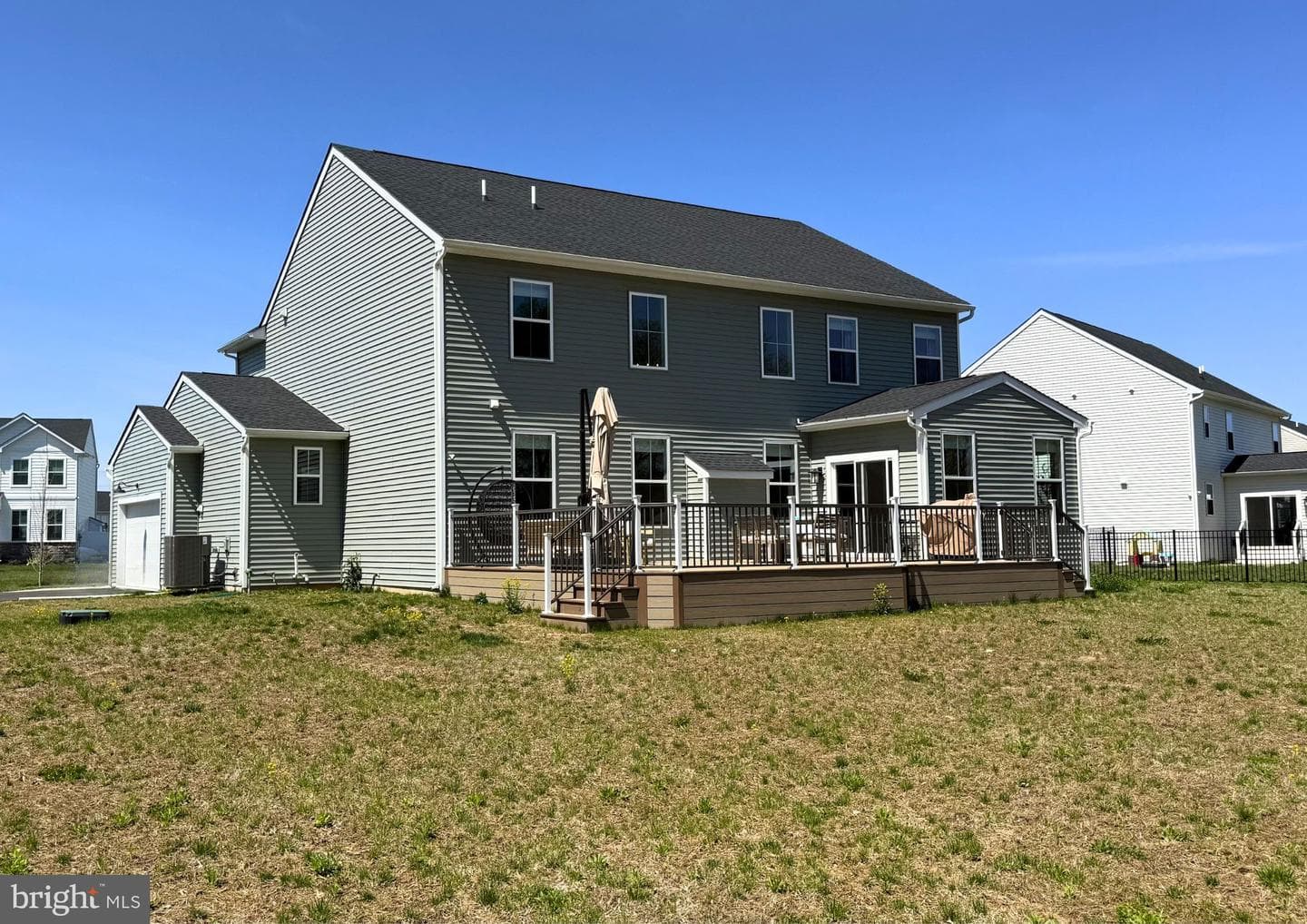 1033 Mariwill Drive photo 3