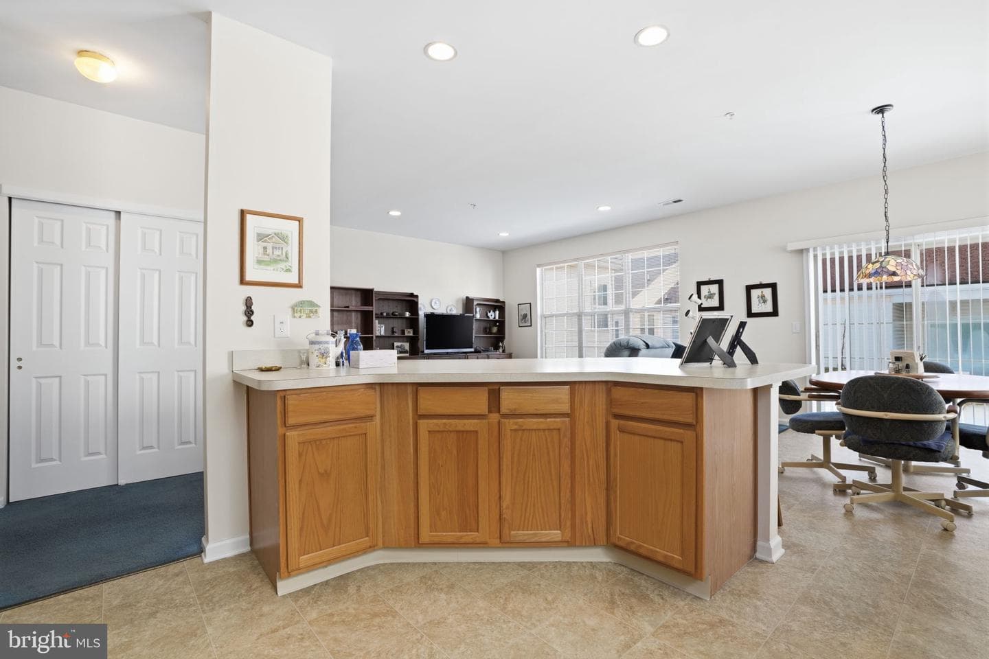1107 Maxwell Manor photo 15