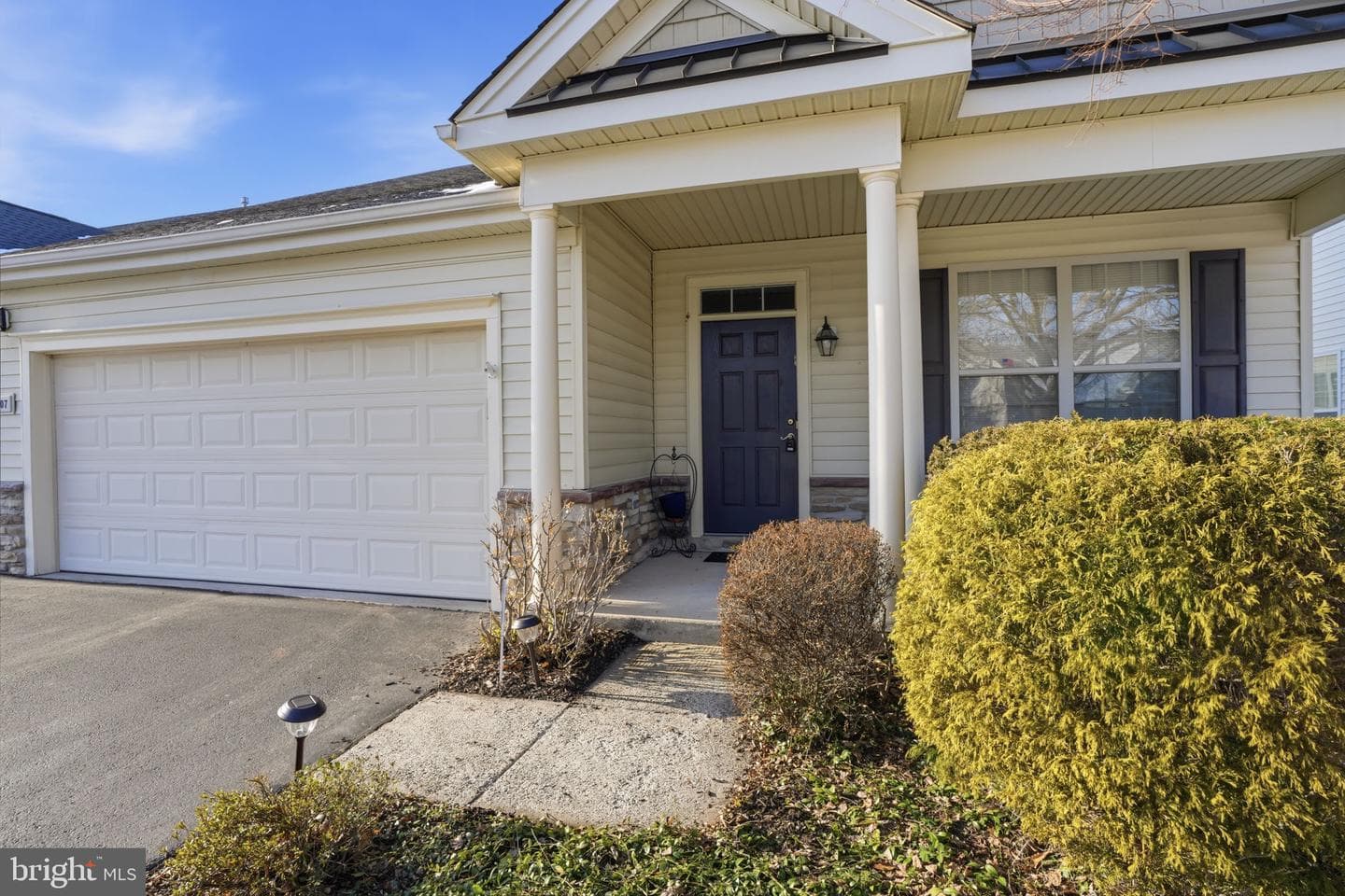 1107 Maxwell Manor photo 3