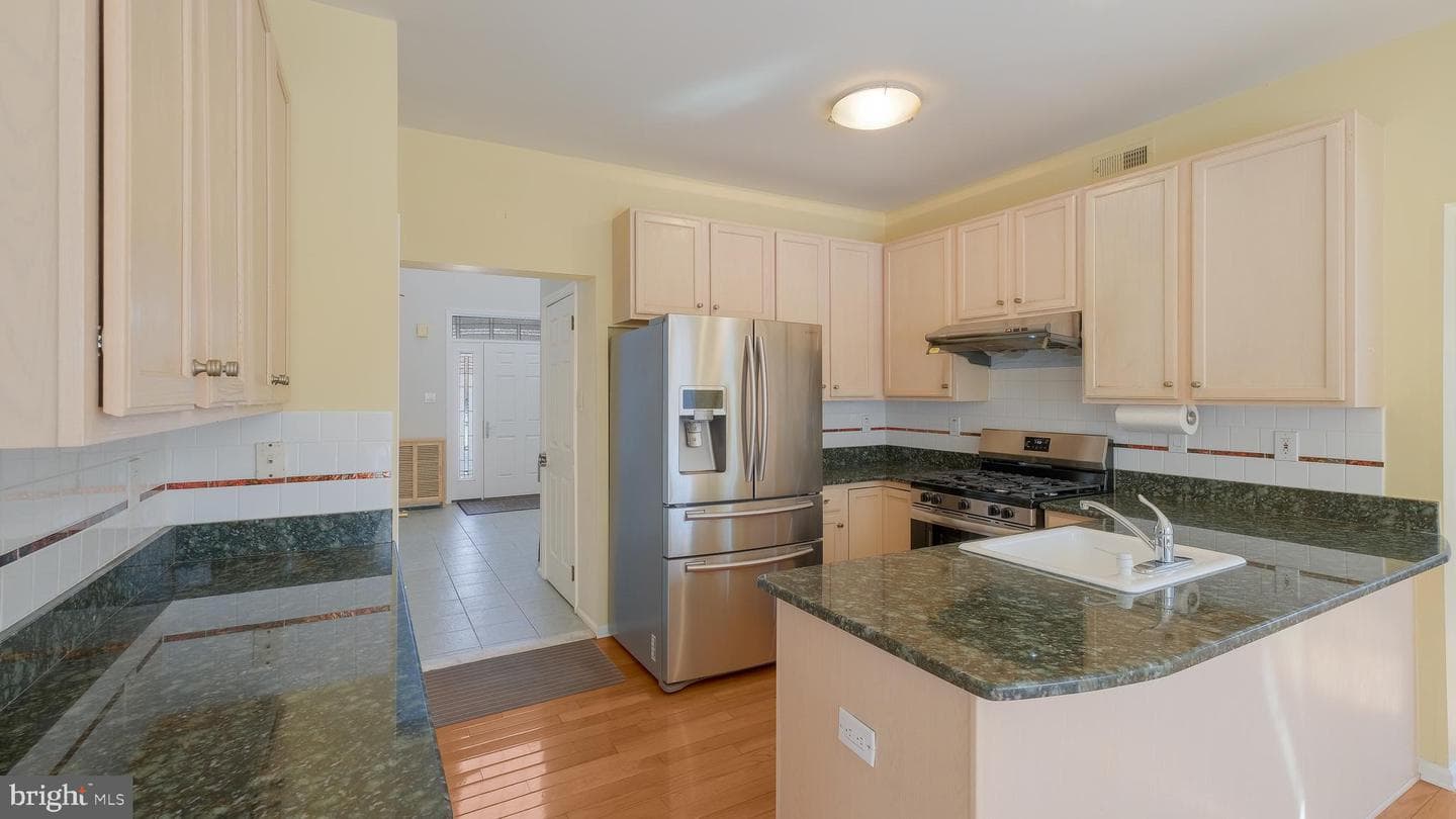 203 Cliveden Drive photo 17