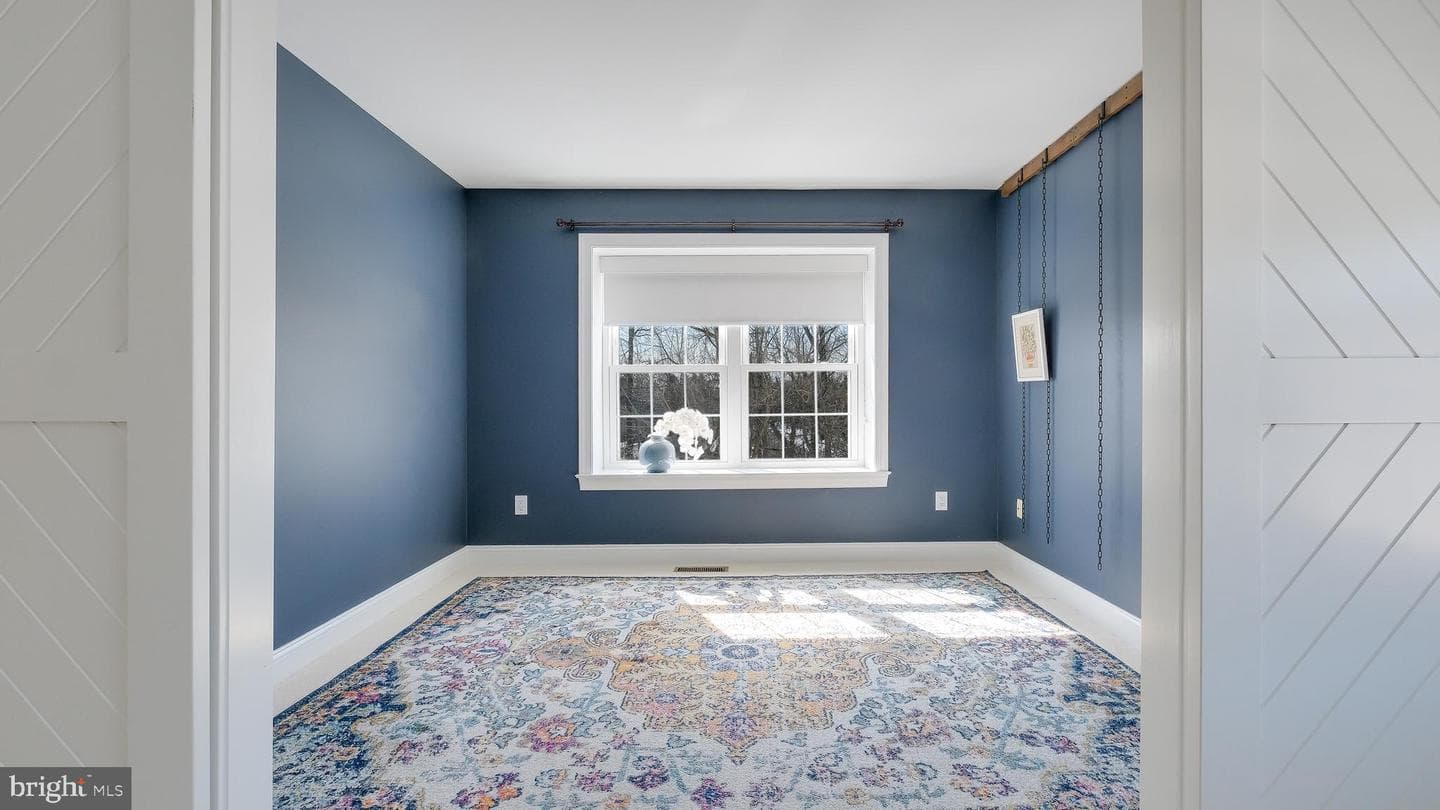203 Cliveden Drive photo 32