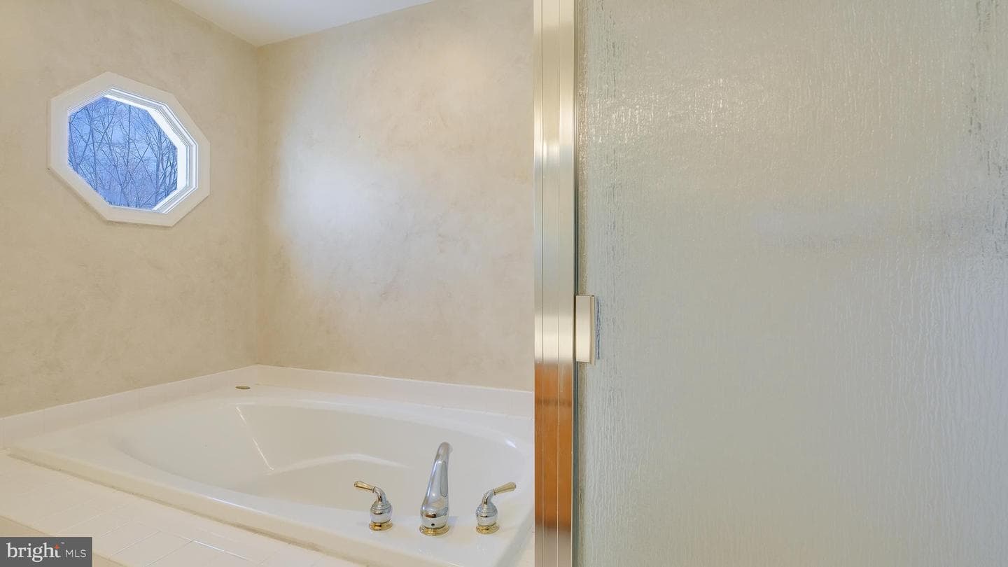 203 Cliveden Drive photo 36