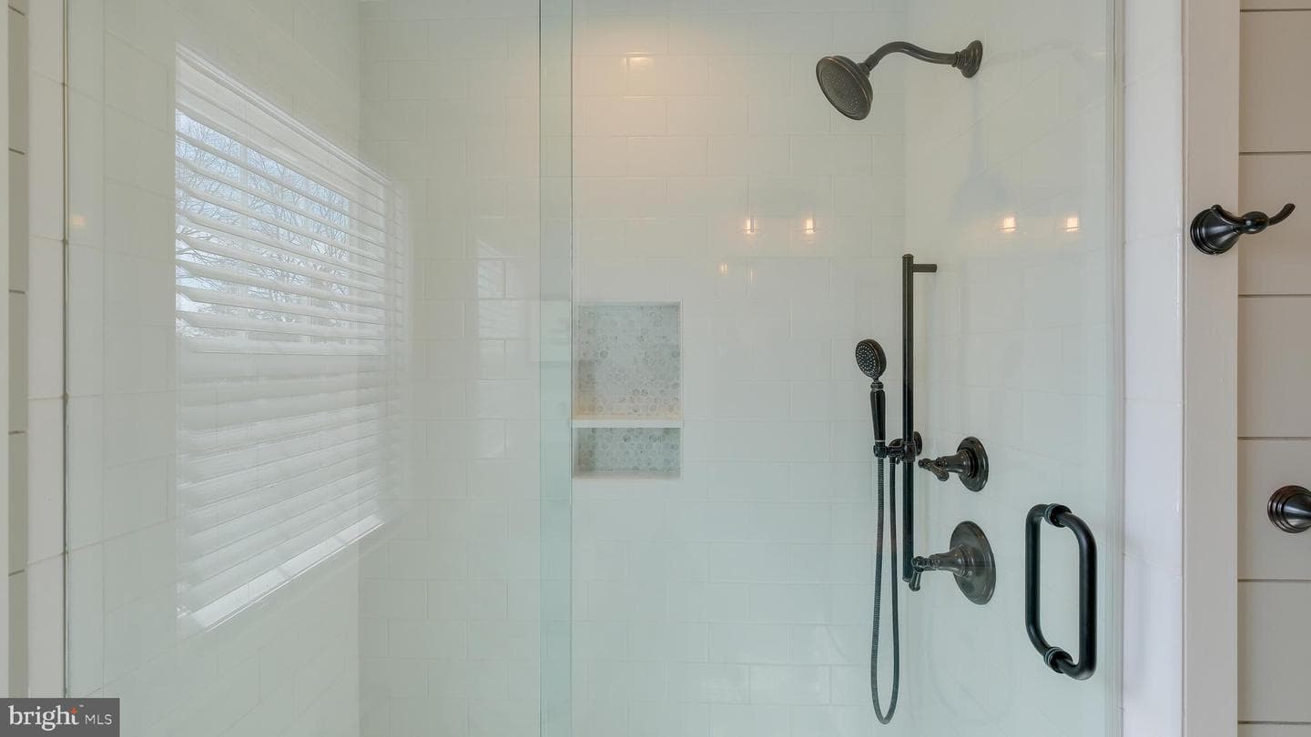 203 Cliveden Drive photo 44