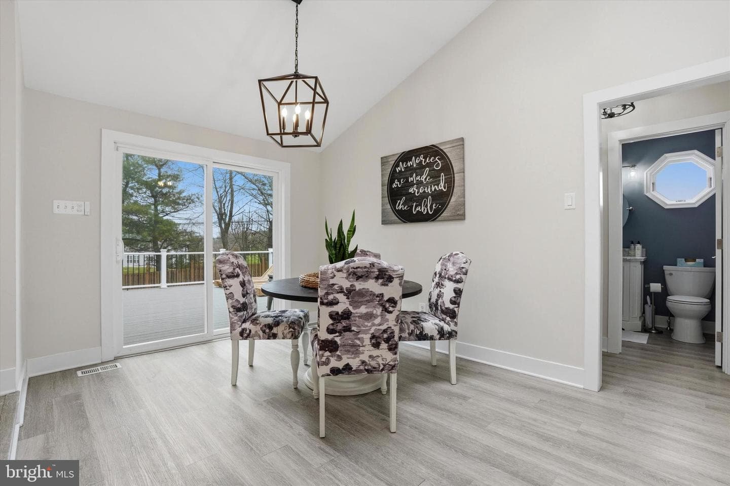 2240 Cloverly Circle photo 15