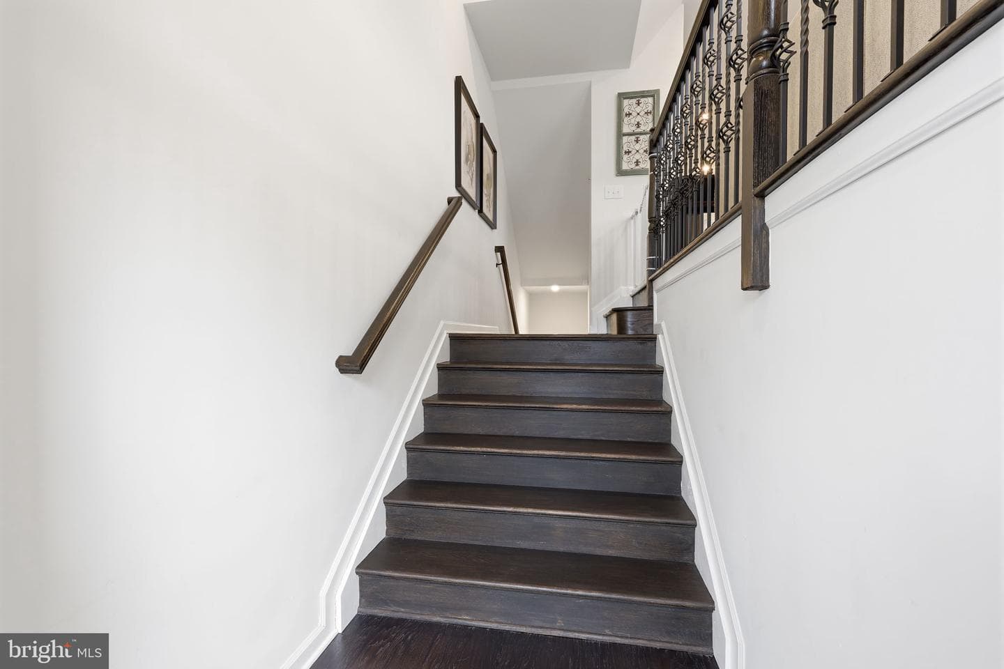 423 Tall Oaks Drive photo 3