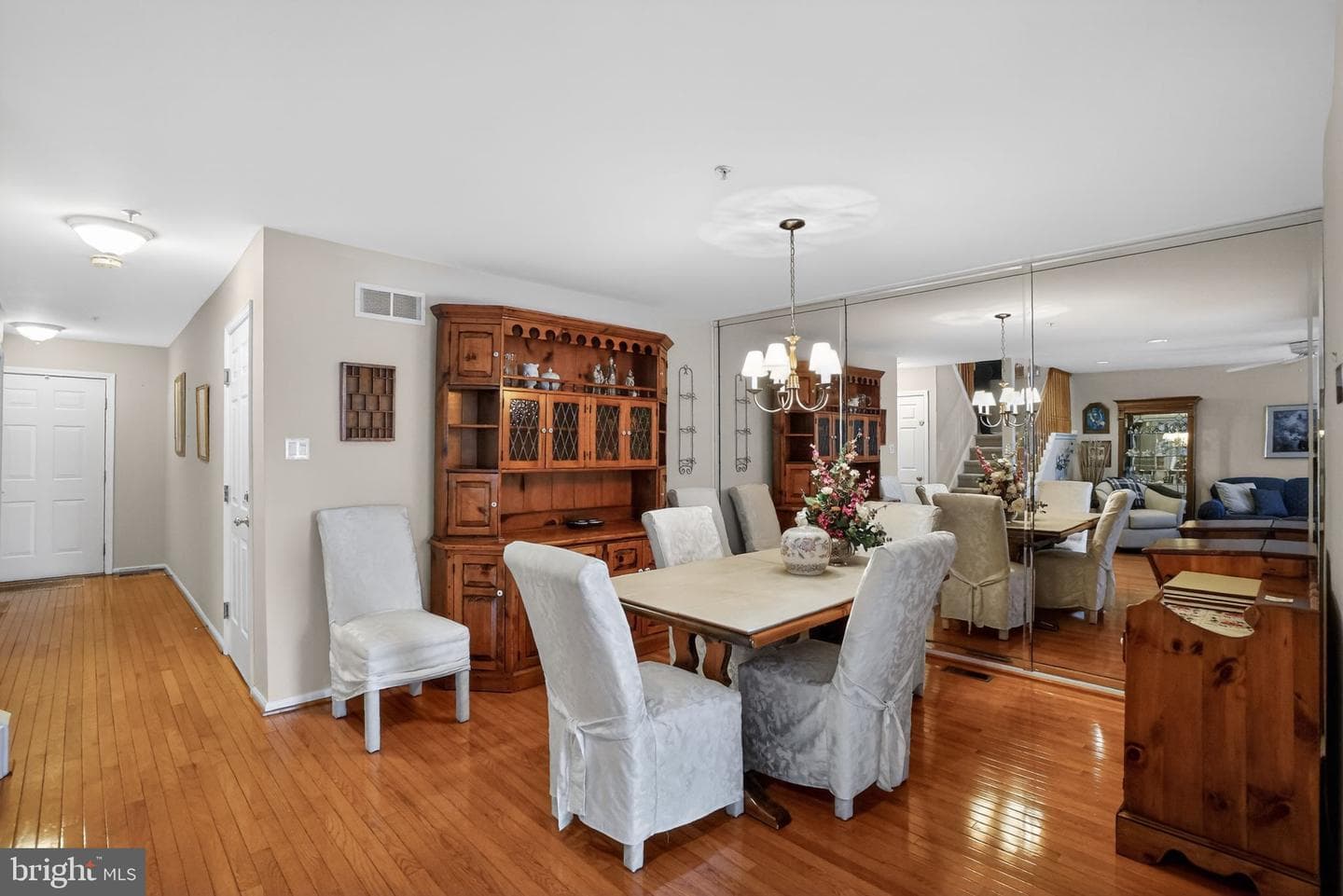 403 Silver Oak Court photo 3