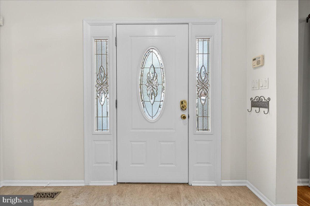 701 Bridgeview Road photo 2