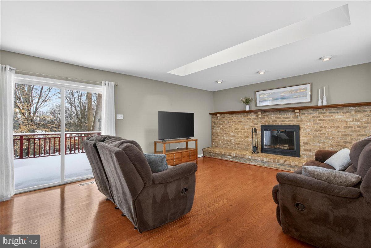 701 Bridgeview Road photo 7