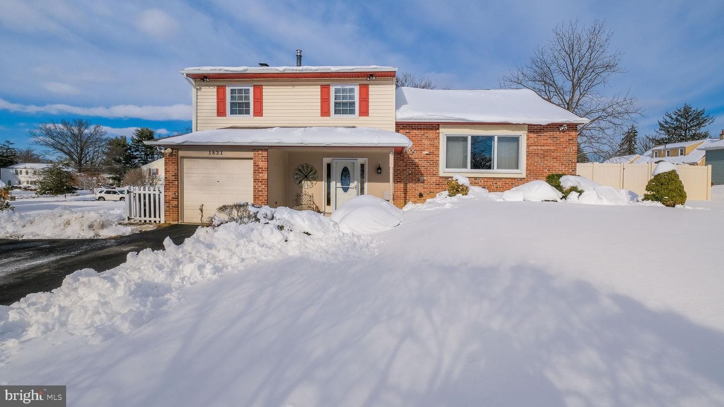1831 Bunkerhill Road photo 3