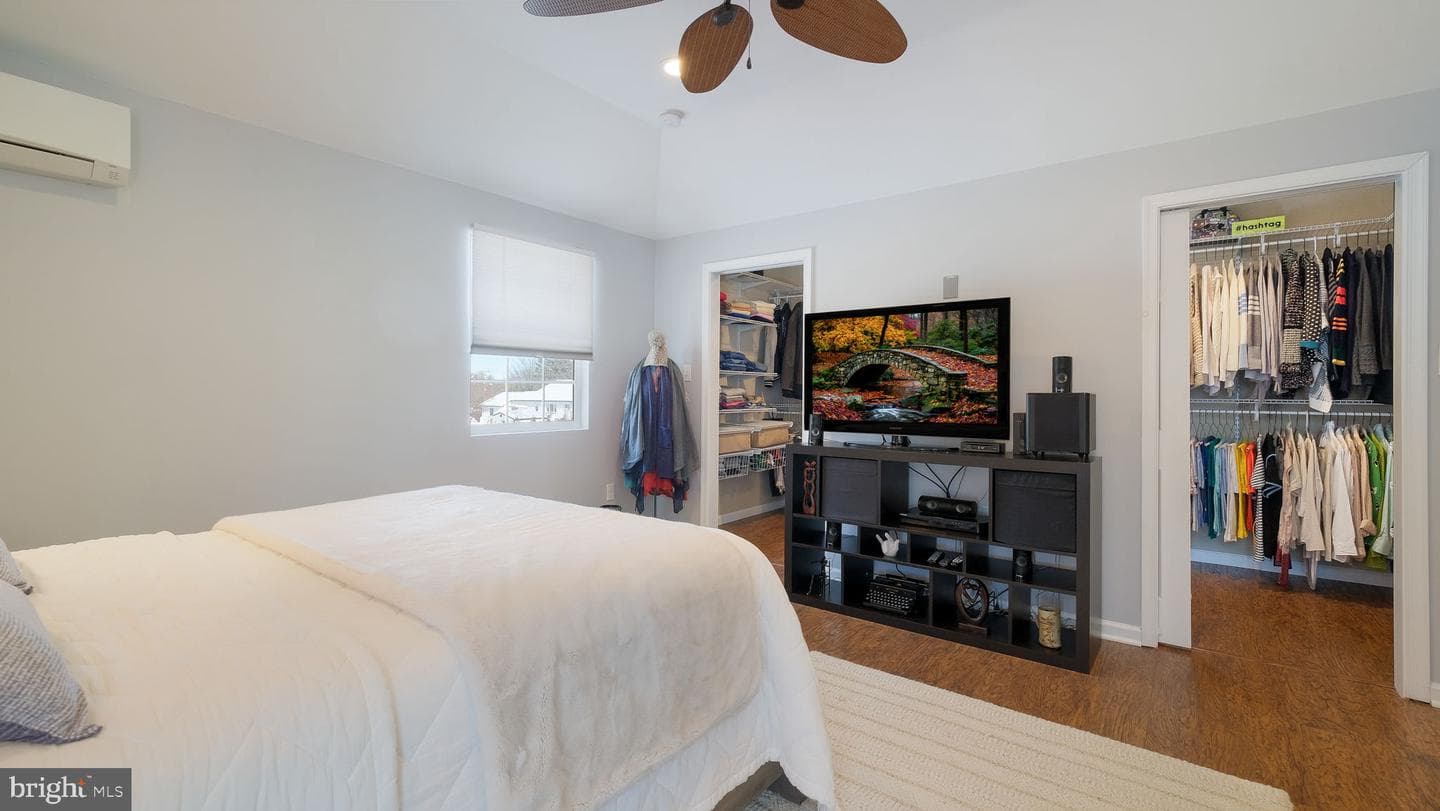 1831 Bunkerhill Road photo 33