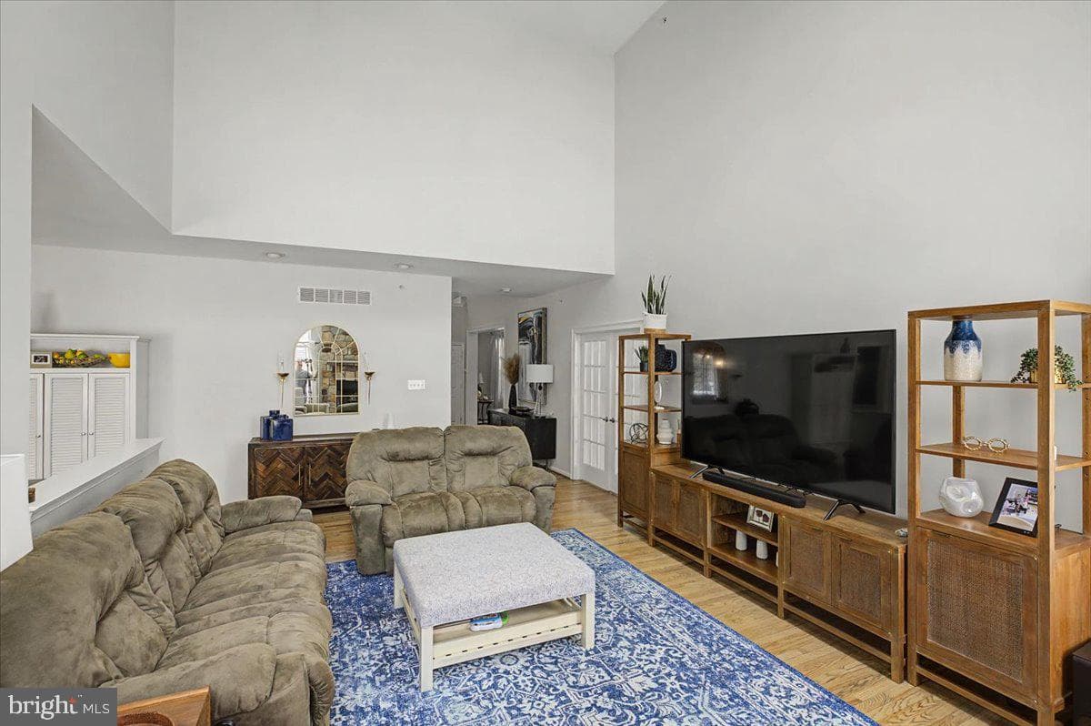 101 Sovereign Drive photo 16