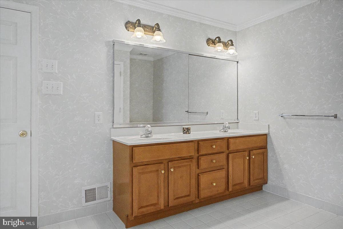 101 Sovereign Drive photo 45