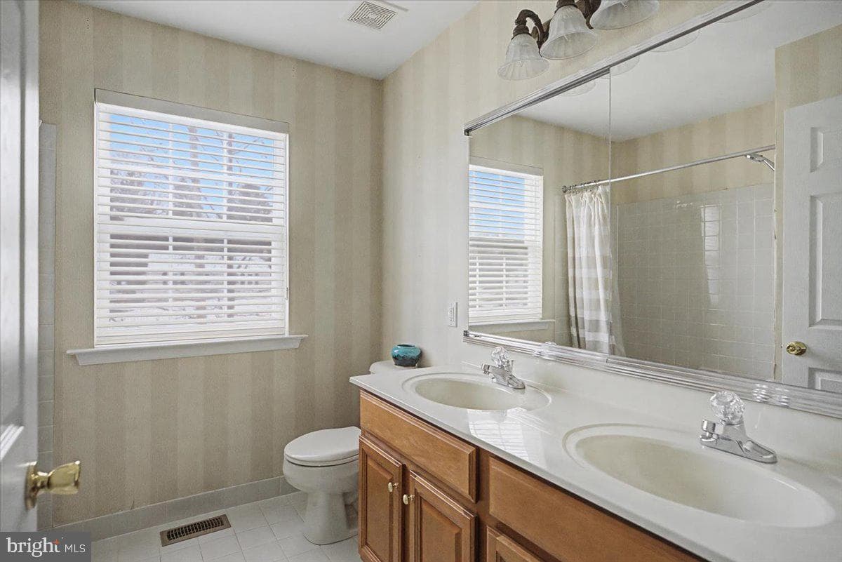 101 Sovereign Drive photo 53