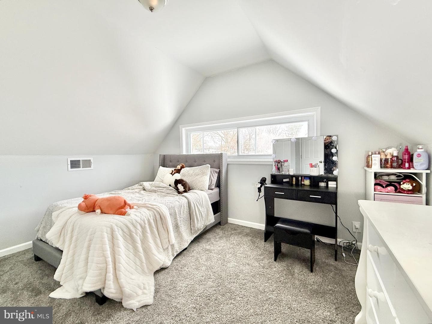 24 Roundwood Lane photo 11
