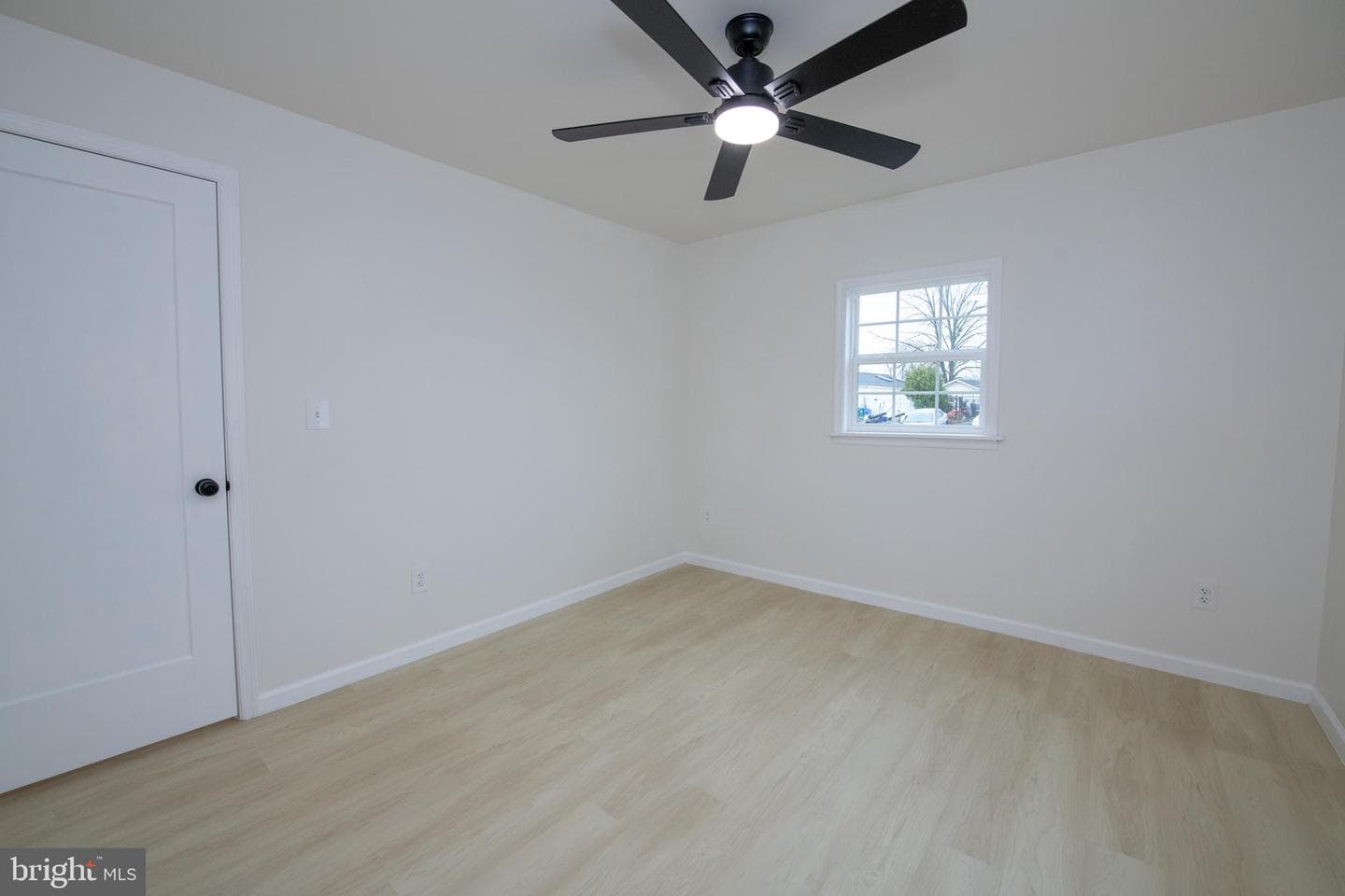 30 Mistletoe Lane photo 13