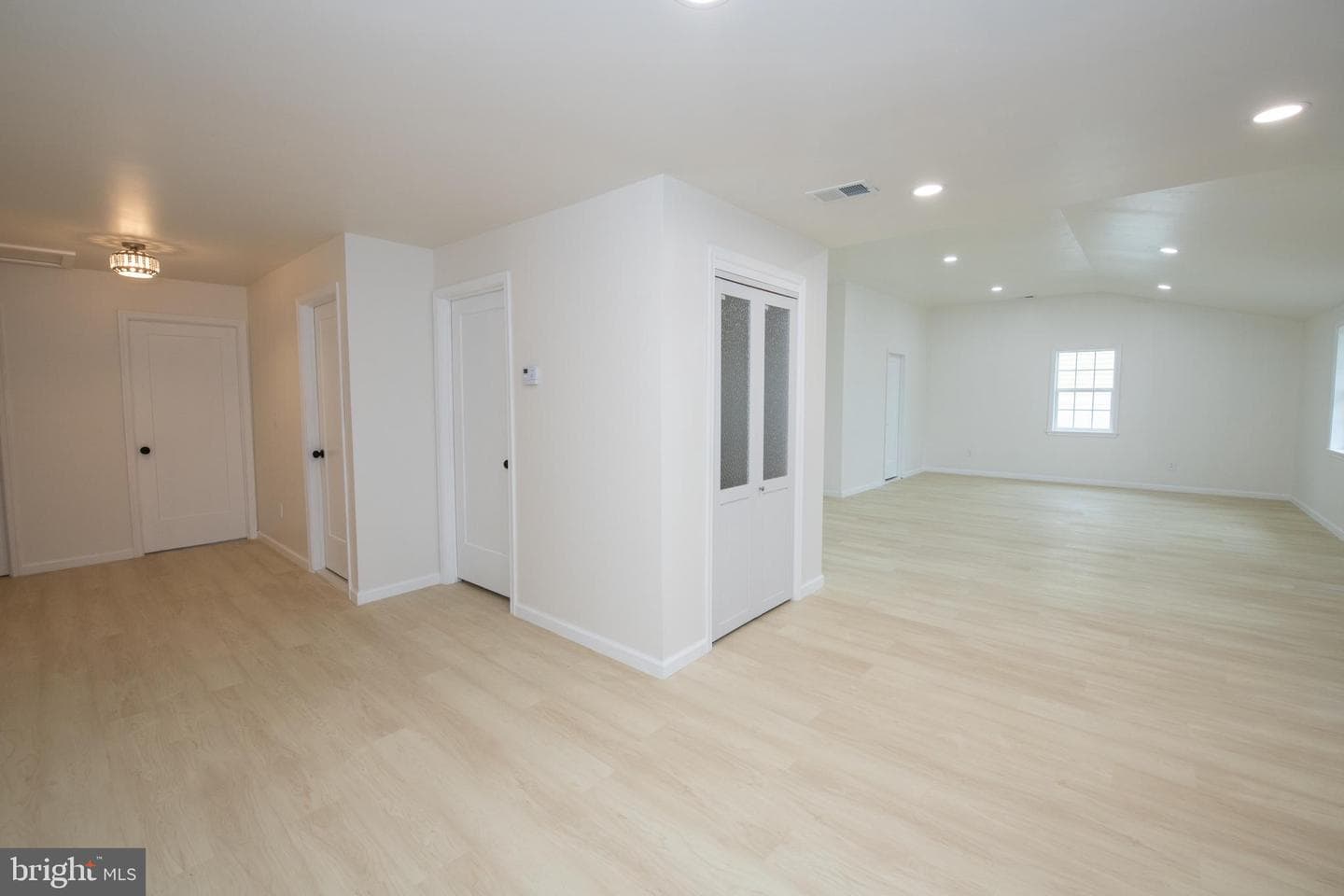 30 Mistletoe Lane photo 18