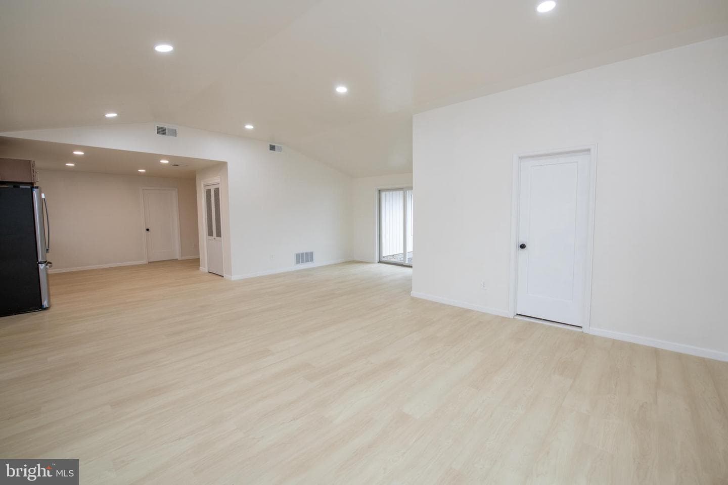 30 Mistletoe Lane photo 7
