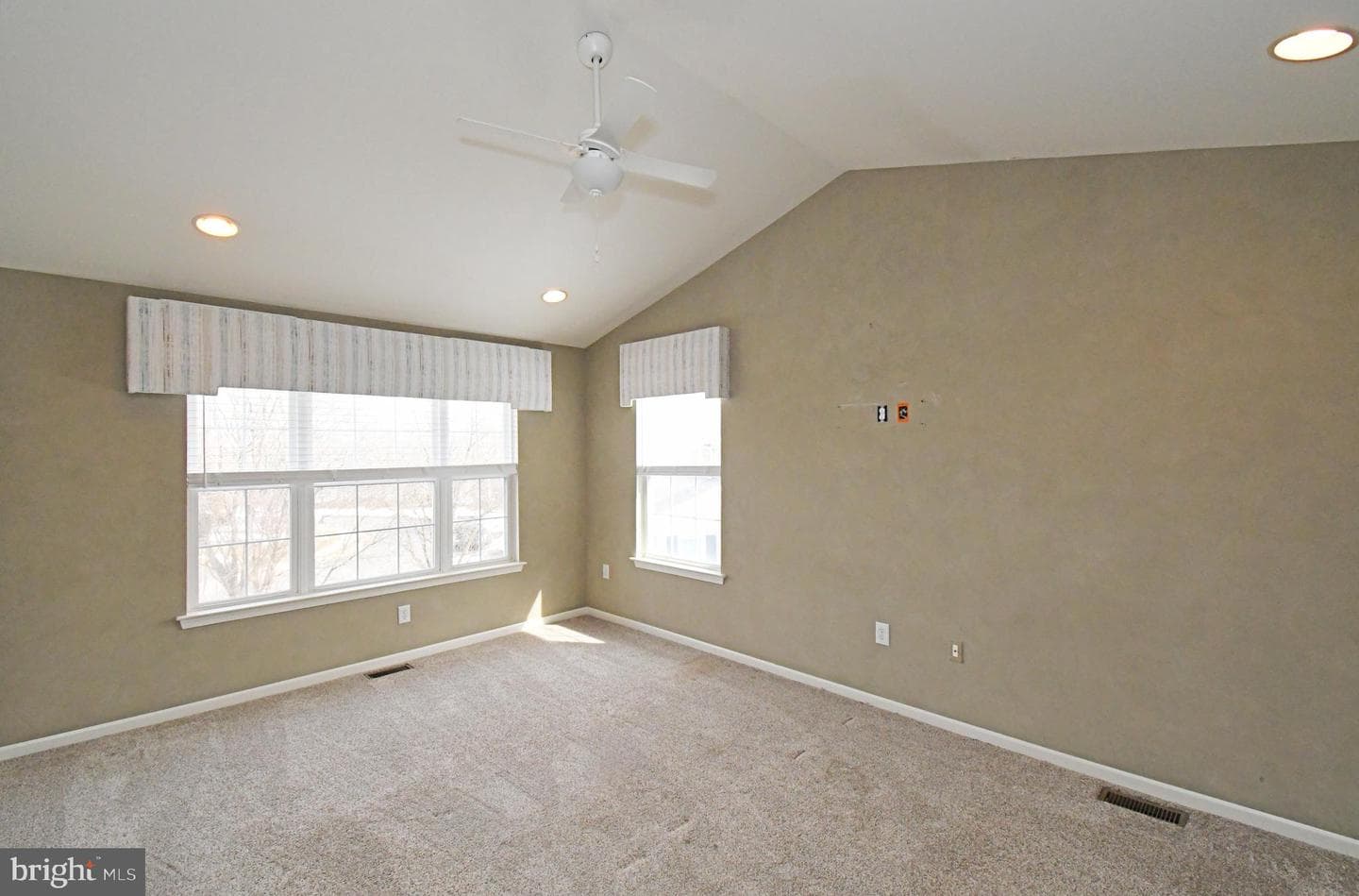 104 Dispatch Drive photo 32