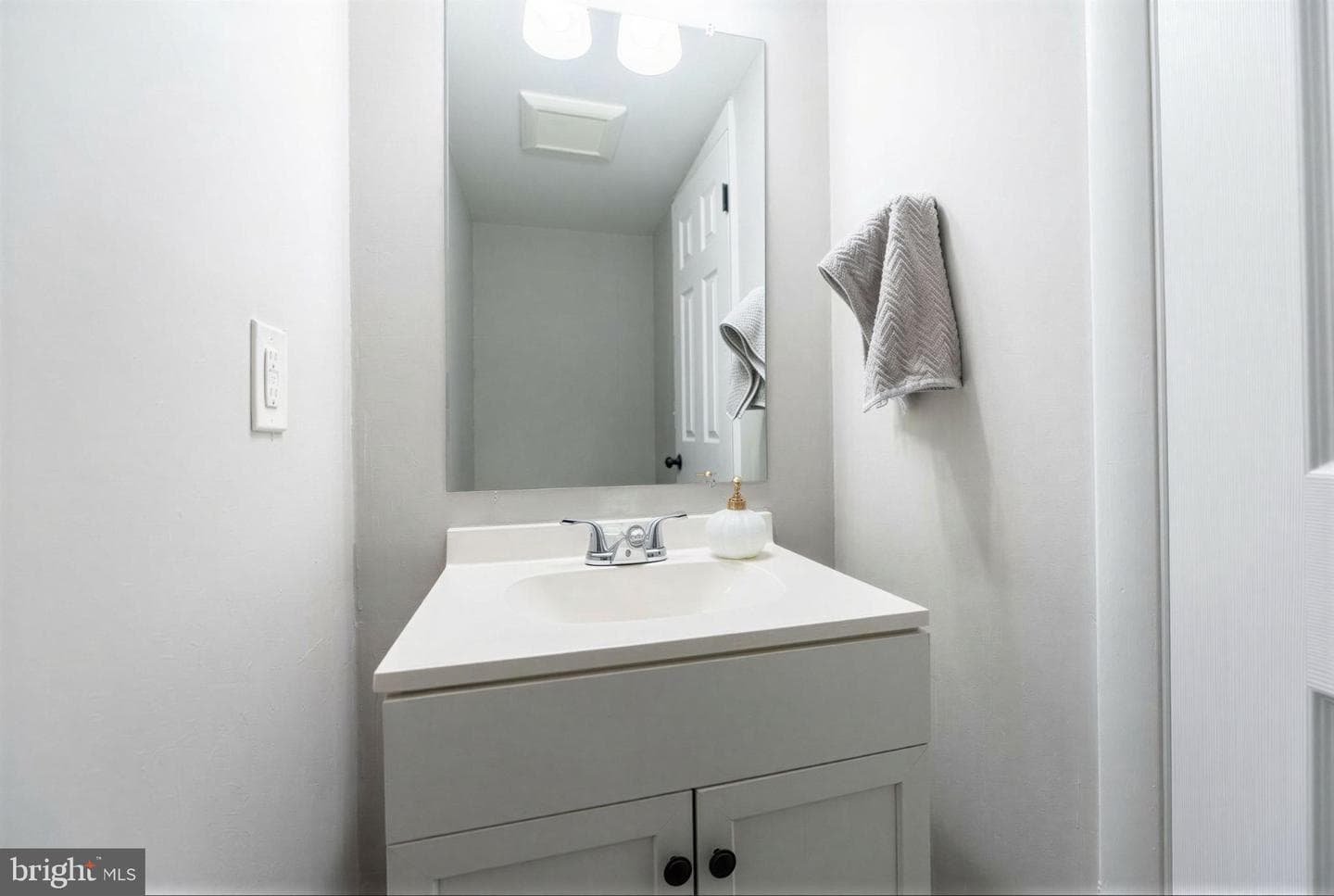 54 Ivy Court photo 11