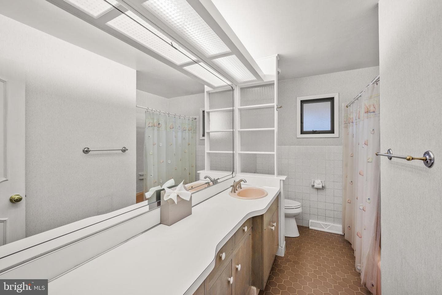 105 Vernon Lane photo 18