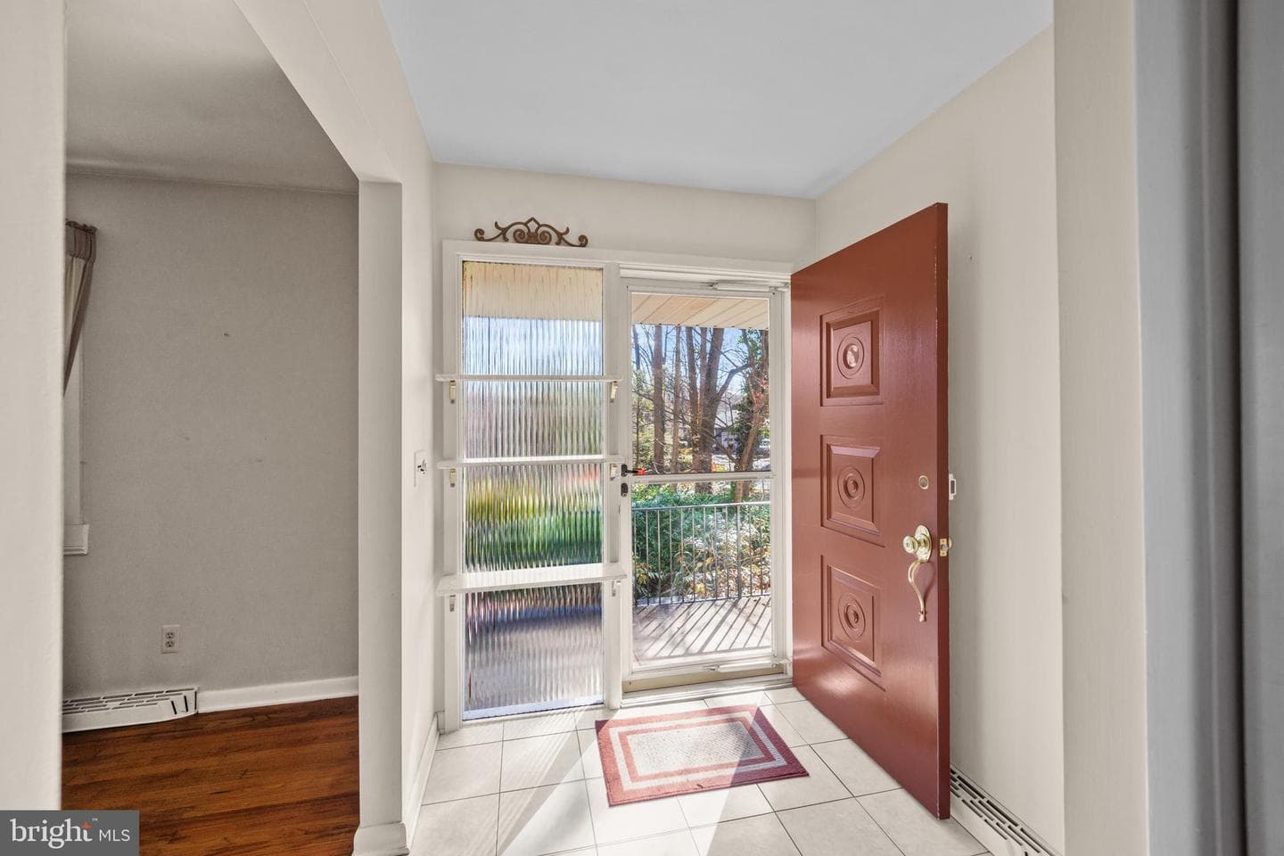 105 Vernon Lane photo 2