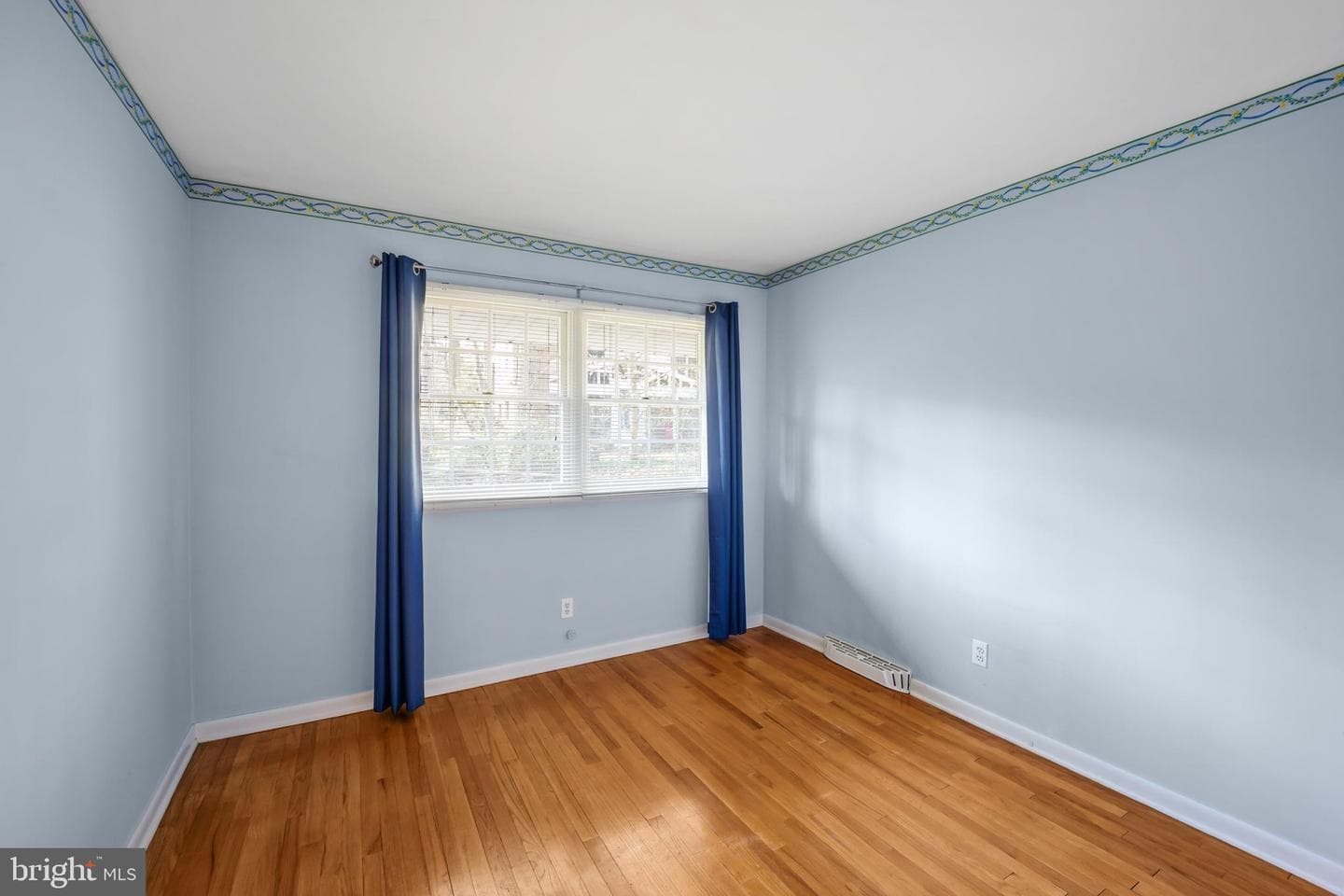 105 Vernon Lane photo 28