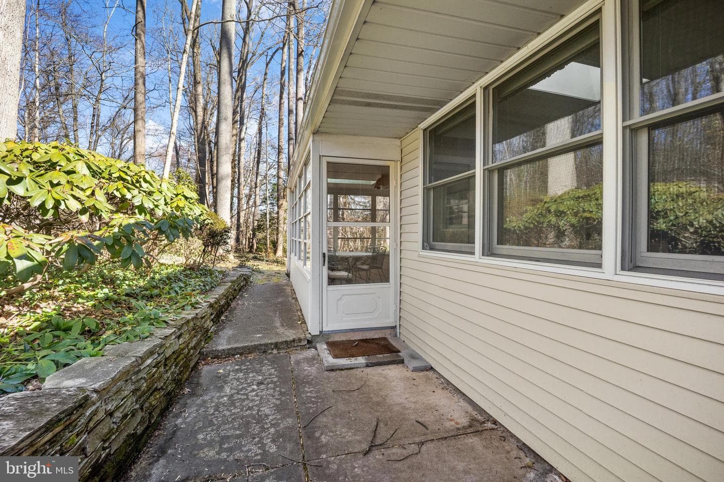 105 Vernon Lane photo 41