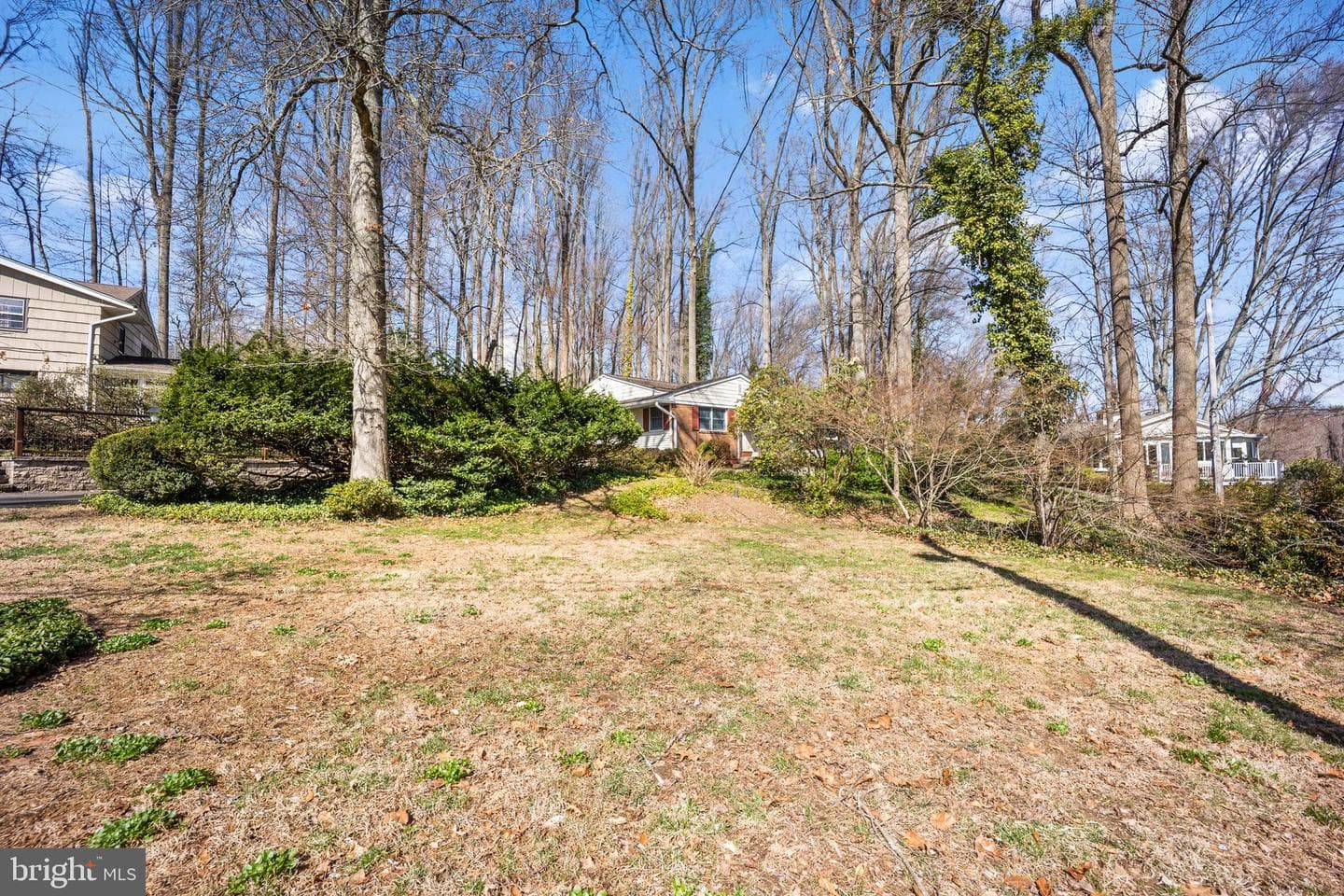 105 Vernon Lane photo 45