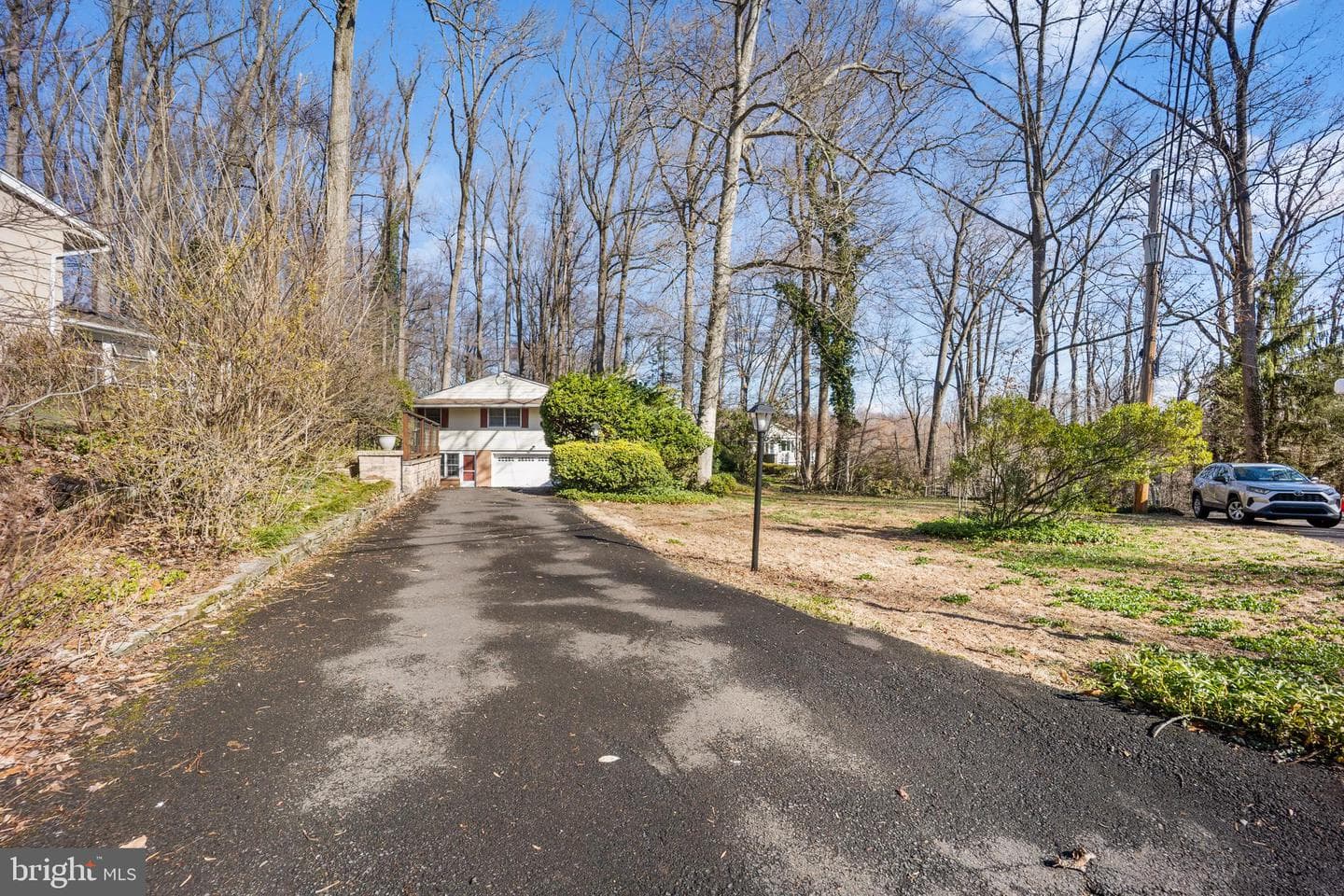 105 Vernon Lane photo 9