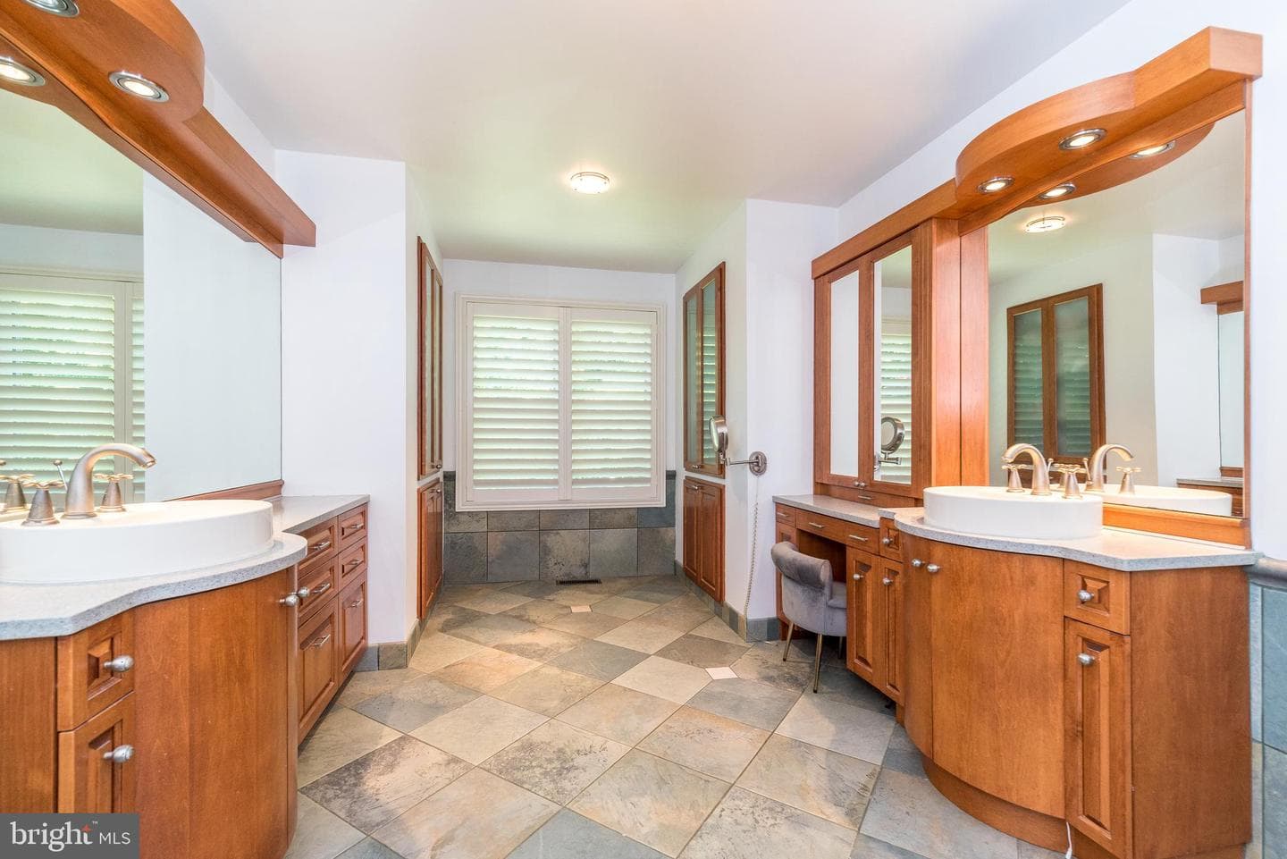 9 Skyview Drive photo 32