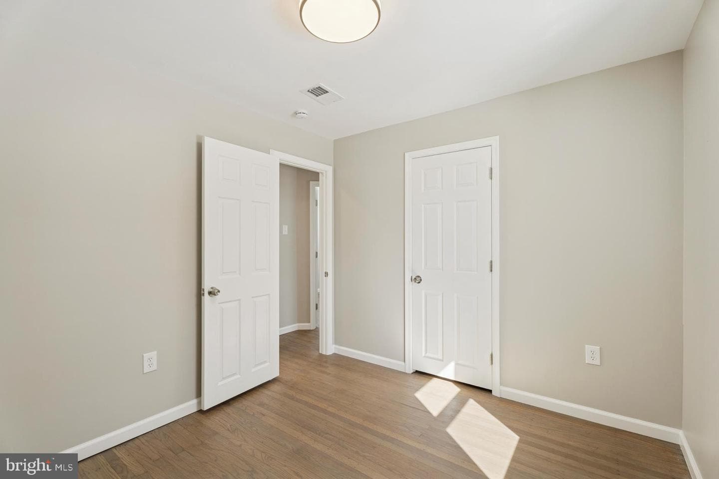 306 Grape Street photo 13