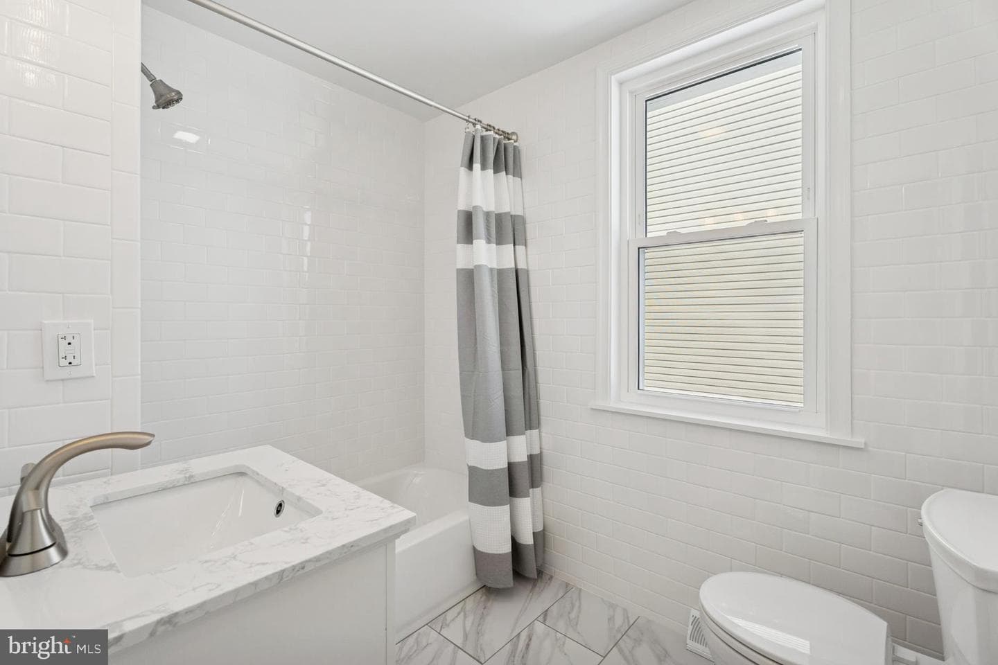 306 Grape Street photo 17