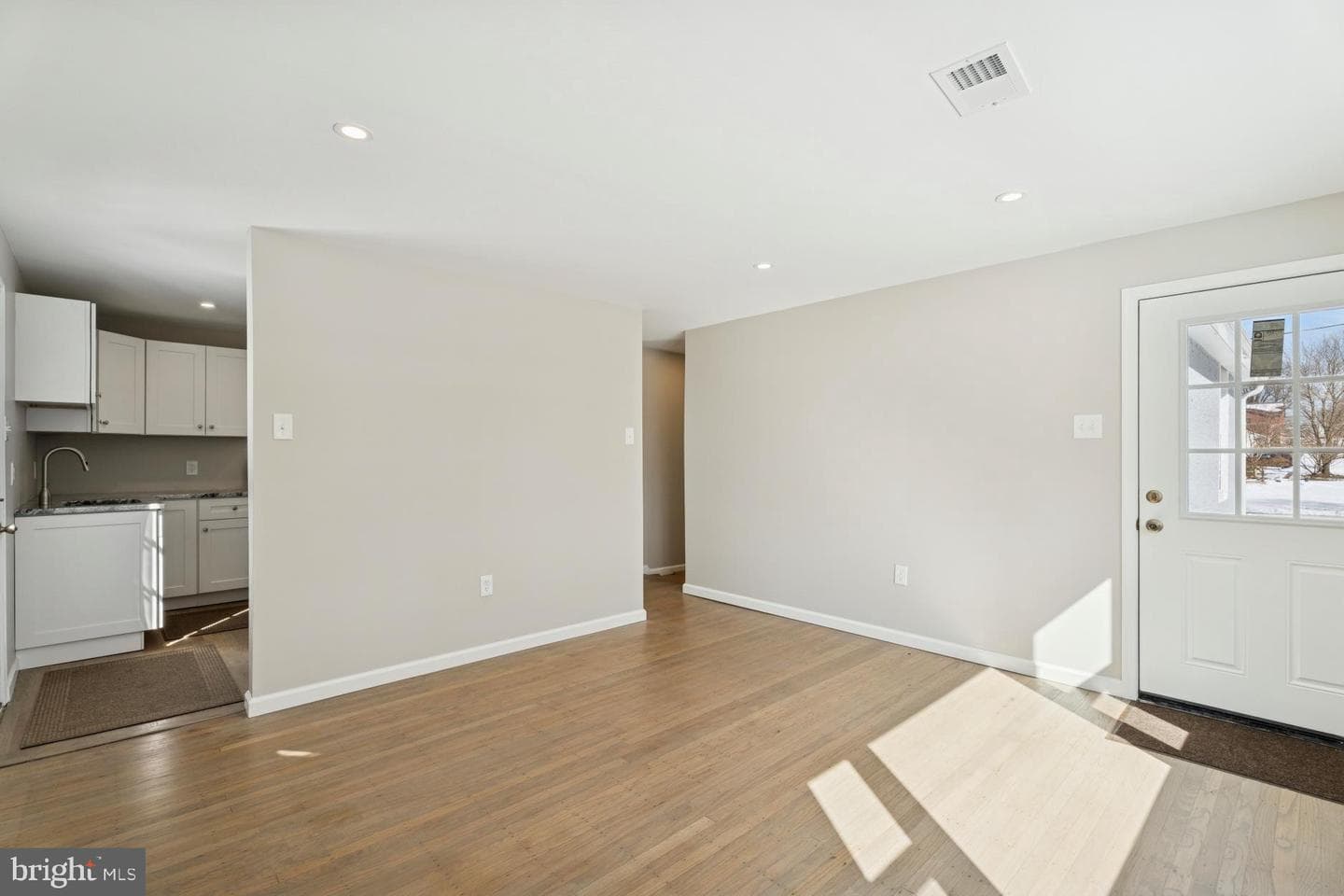306 Grape Street photo 4