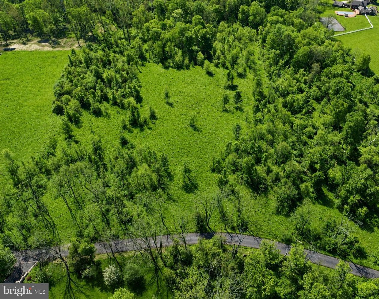 6298 Pidcock Creek Road photo 9