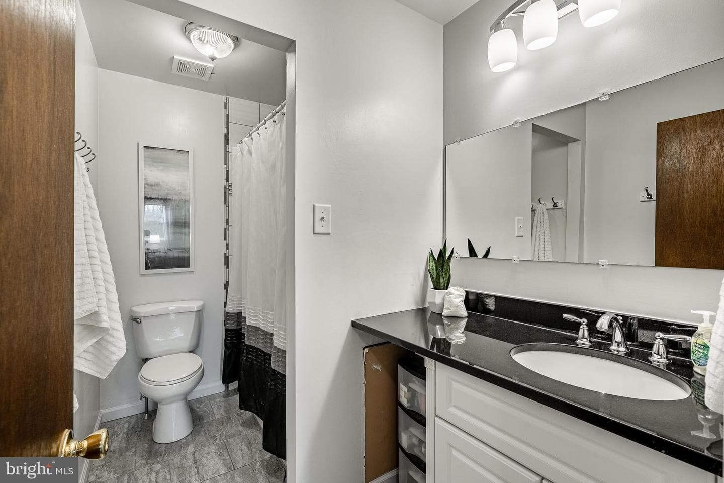 224 Yardley Court photo 16