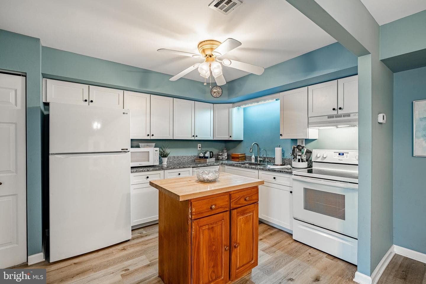 224 Yardley Court photo 8