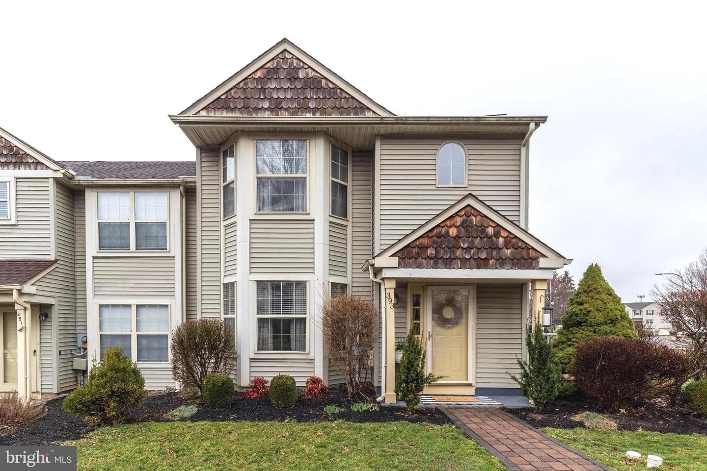 393 Kent Lane