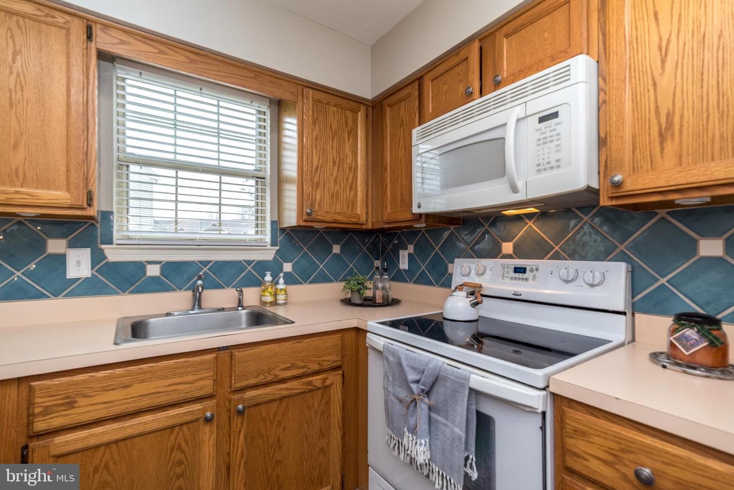 393 Kent Lane photo 22