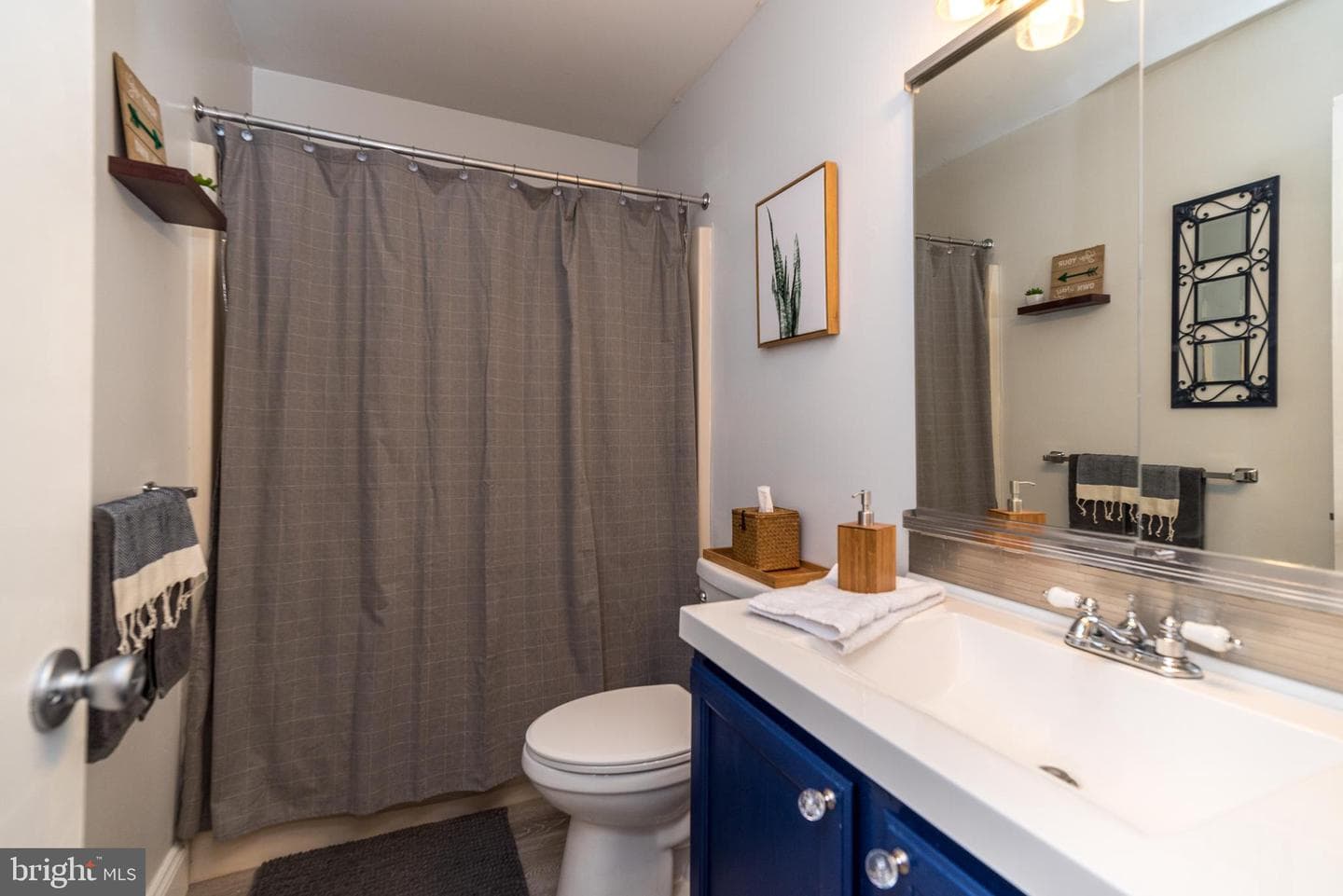 393 Kent Lane photo 34
