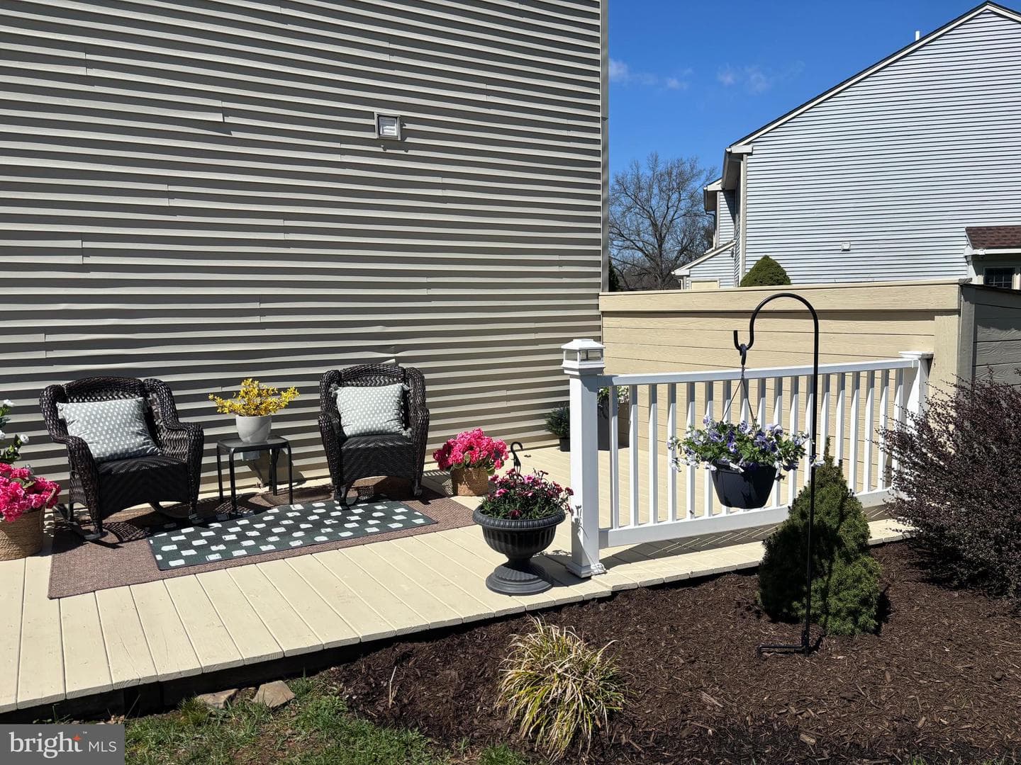 393 Kent Lane photo 5