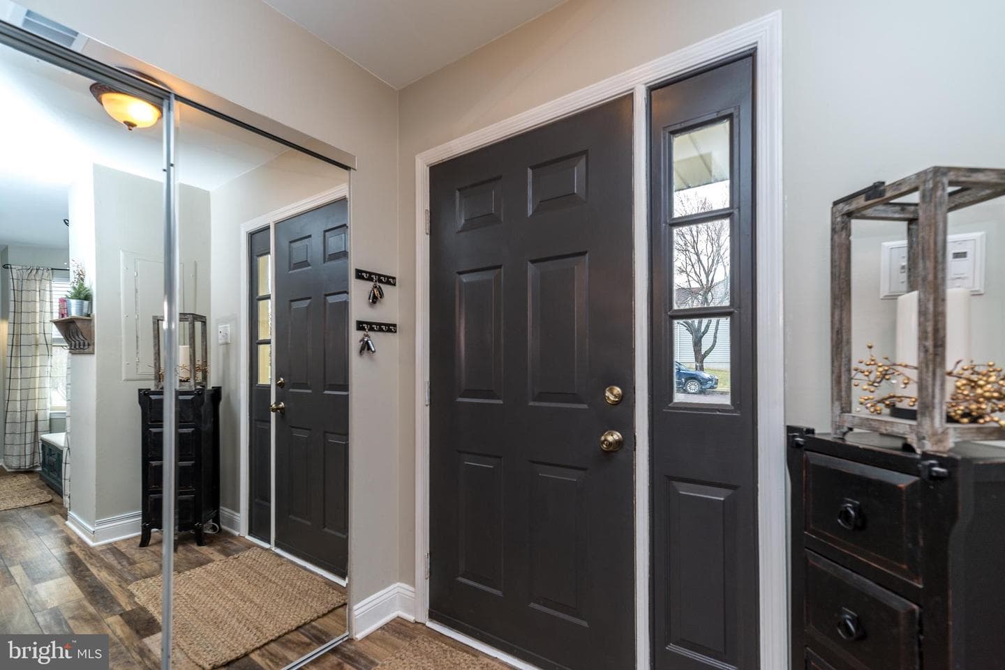 393 Kent Lane photo 9