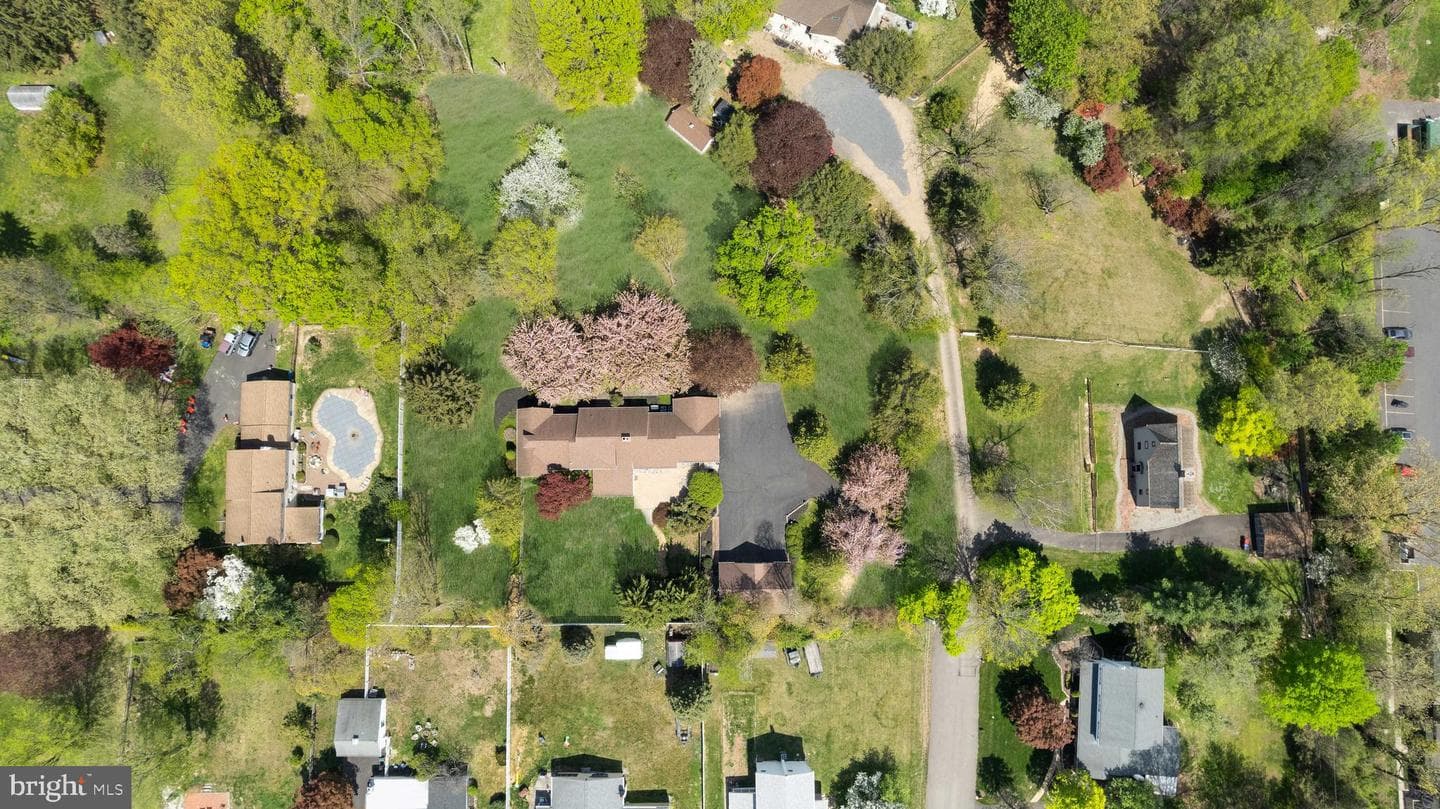 682 Whirlaway Drive photo 53