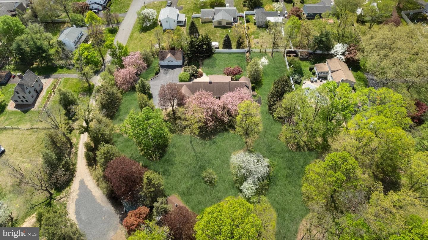 682 Whirlaway Drive photo 54