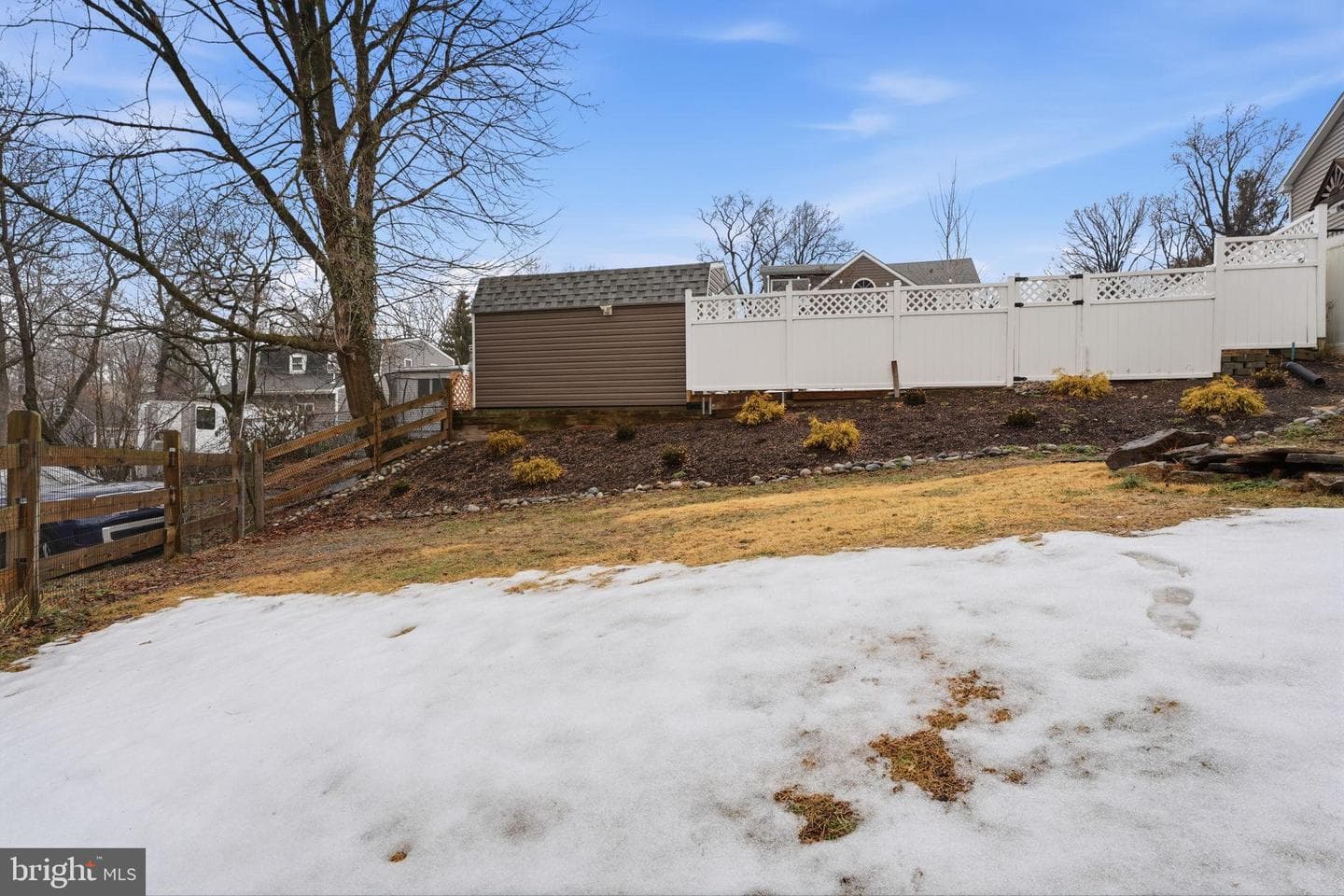 975 Woodvale Avenue photo 44