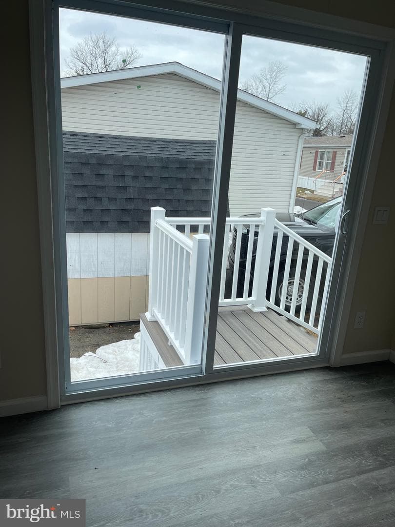 3249 Rose Avenue photo 2